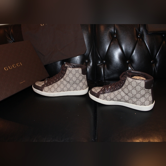 Pre loved Gucci shoes - Picture 3 of 8